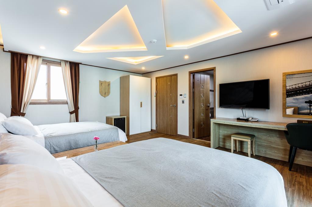 Rex Hotel Seogwipo Esterno foto
